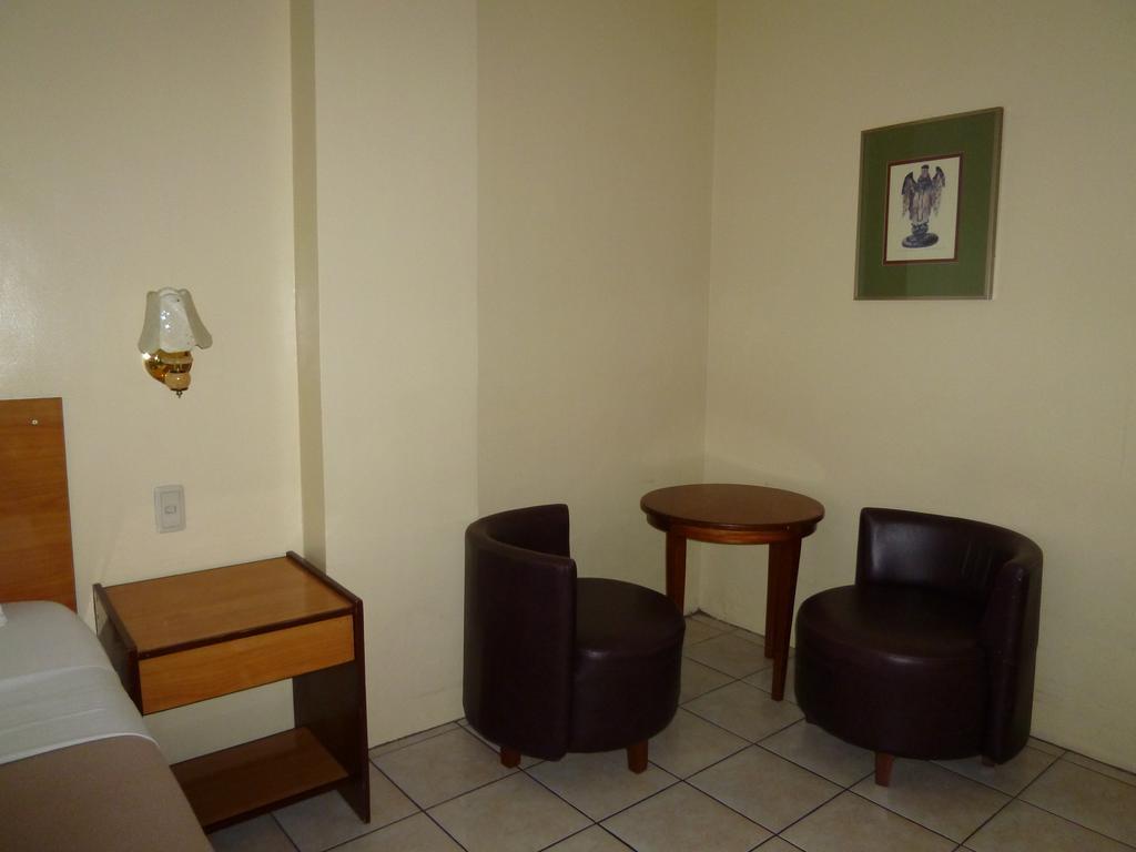 Sequoia Inn Davao Habitación foto
