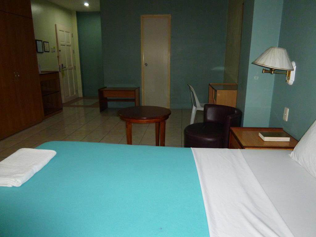 Sequoia Inn Davao Habitación foto